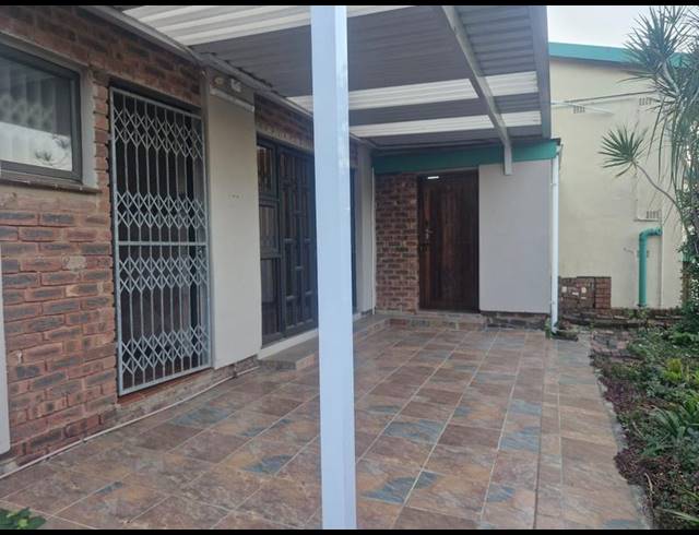 4 BEDROOM DUPLEX FOR SALE IN ESCOMBE